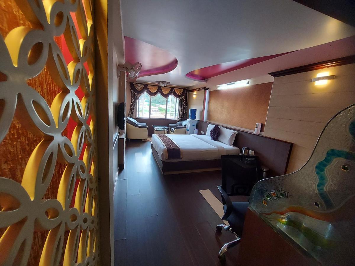 Astoria Residency Hotel Ooty Buitenkant foto