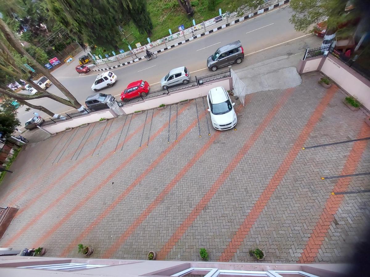Astoria Residency Hotel Ooty Buitenkant foto