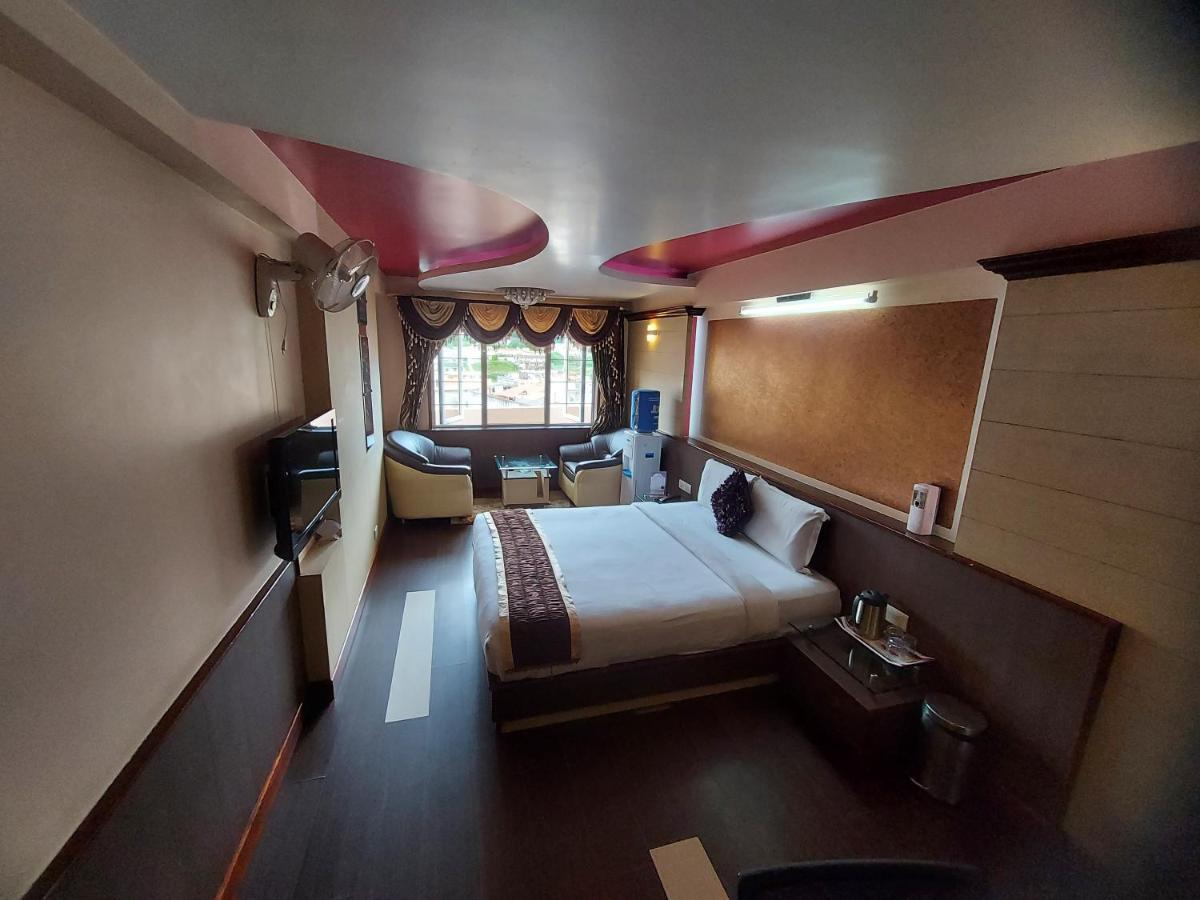 Astoria Residency Hotel Ooty Buitenkant foto
