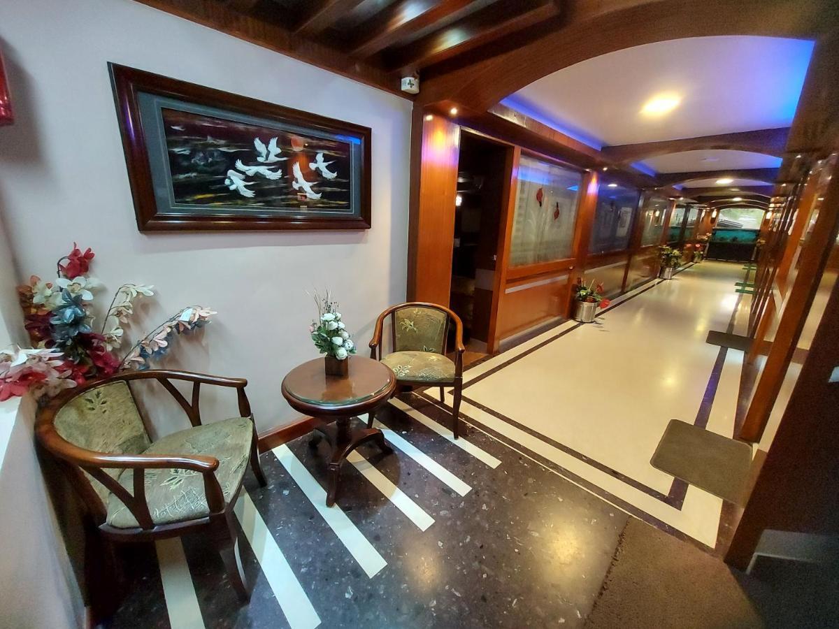 Astoria Residency Hotel Ooty Buitenkant foto