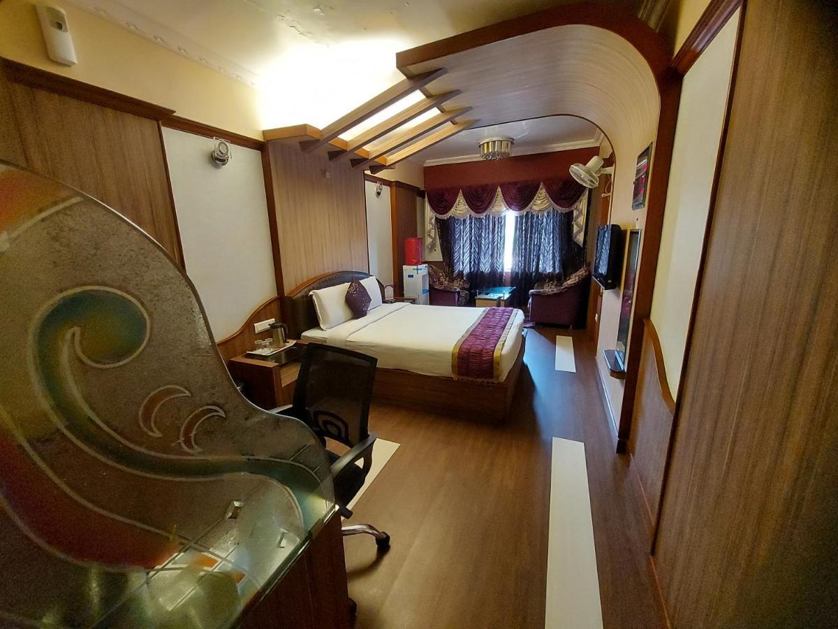 Astoria Residency Hotel Ooty Buitenkant foto