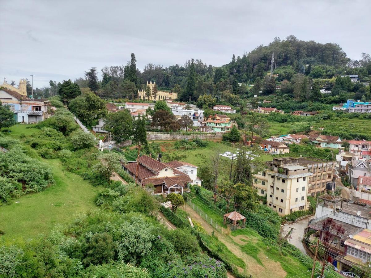 Astoria Residency Hotel Ooty Buitenkant foto