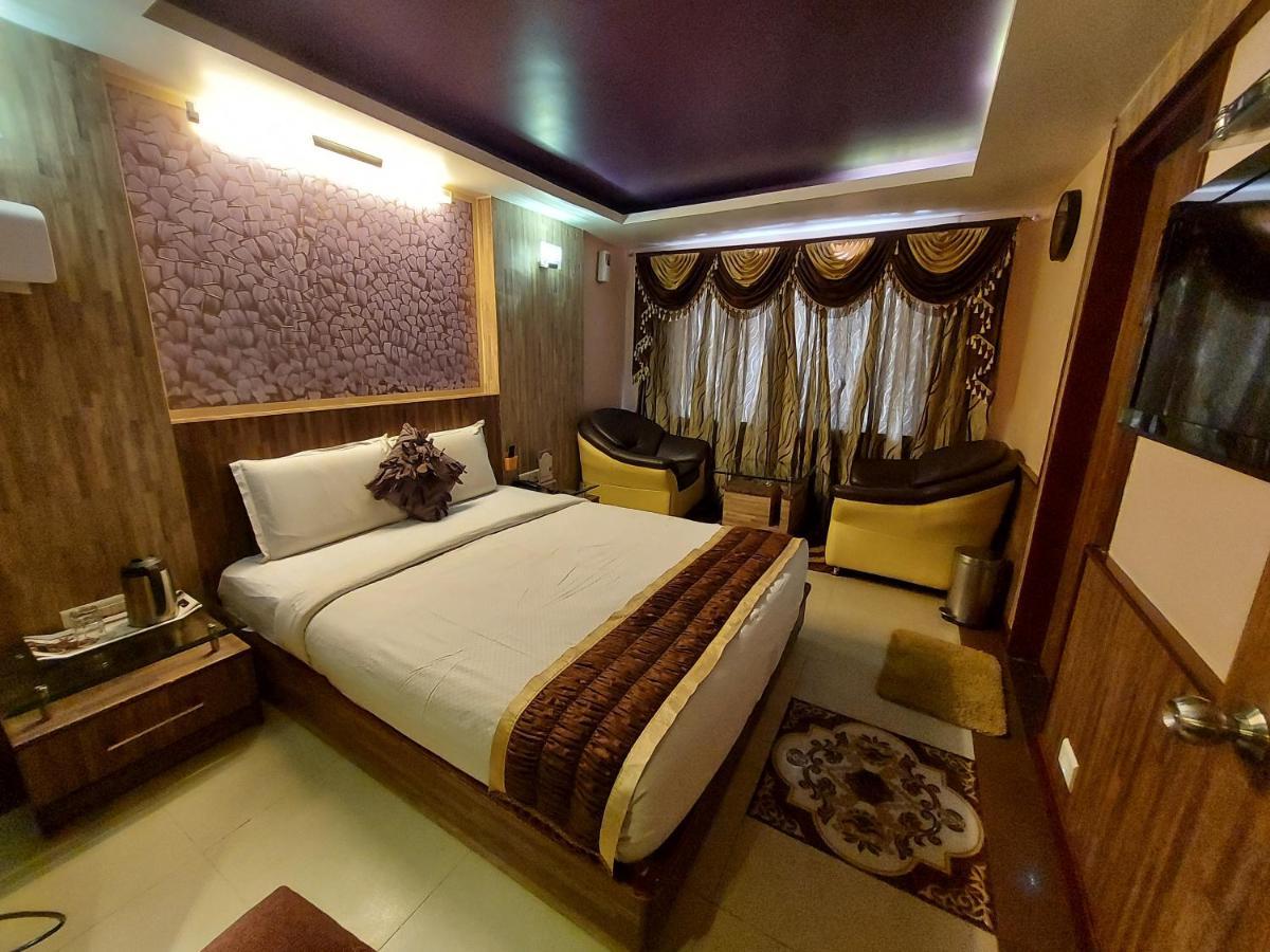 Astoria Residency Hotel Ooty Buitenkant foto