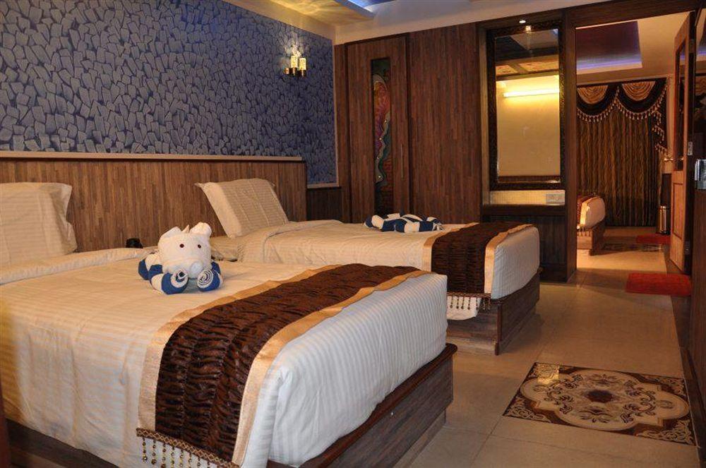 Astoria Residency Hotel Ooty Buitenkant foto