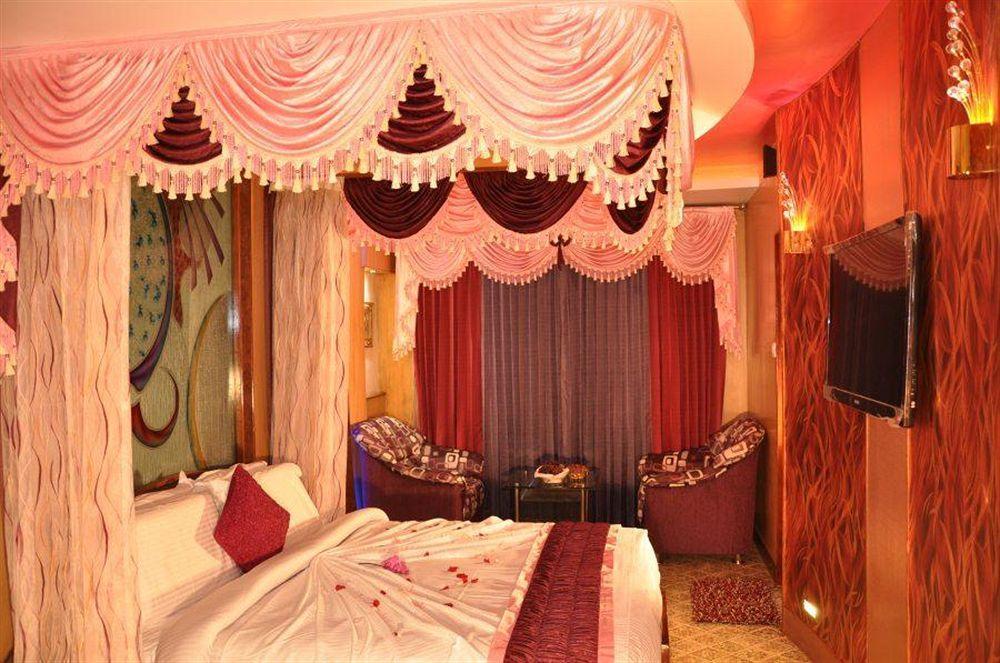 Astoria Residency Hotel Ooty Buitenkant foto