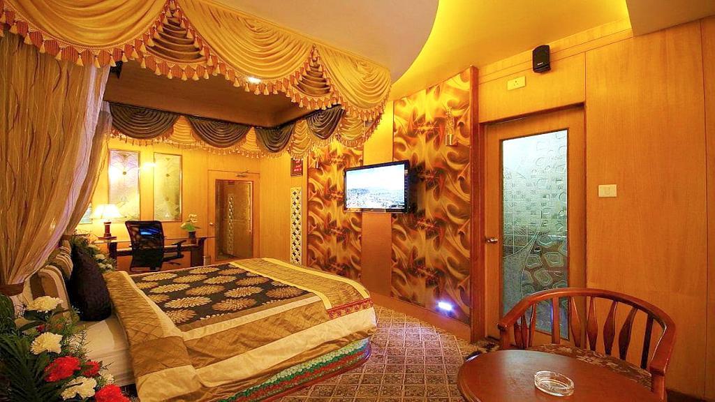 Astoria Residency Hotel Ooty Buitenkant foto