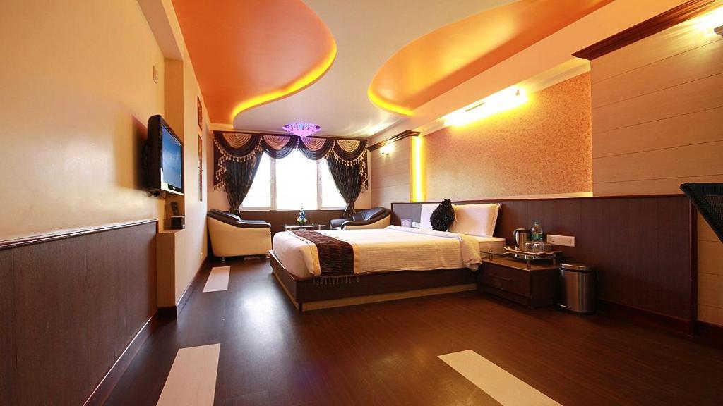 Astoria Residency Hotel Ooty Buitenkant foto