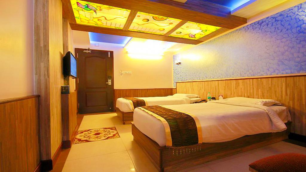 Astoria Residency Hotel Ooty Buitenkant foto